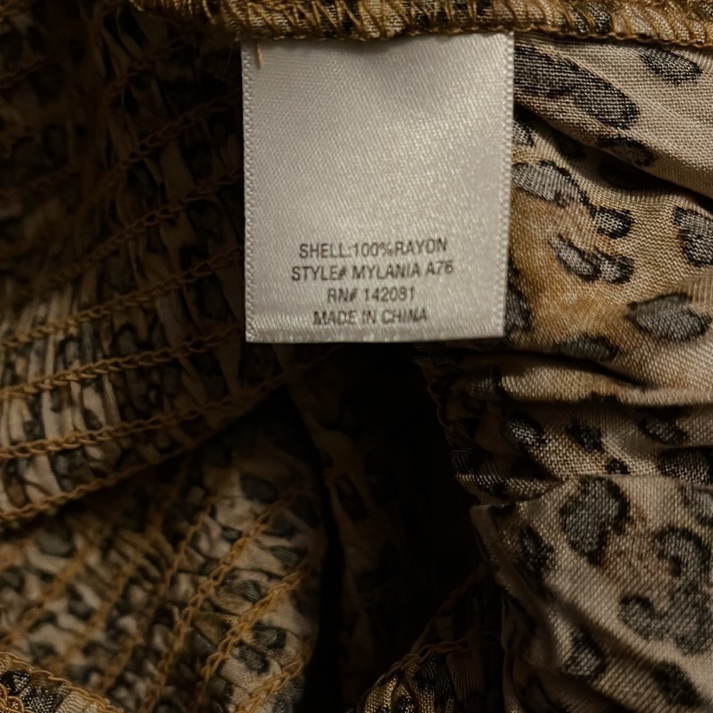NWT size XL Francesca’s Top animal print - Picture 10 of 10